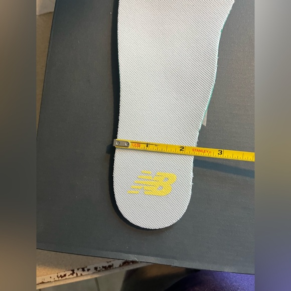 New Balance Women's 574 V2 Pastel Sneaker, Lemon Haze/Whit, 7.5. New in box - Picture 8 of 8